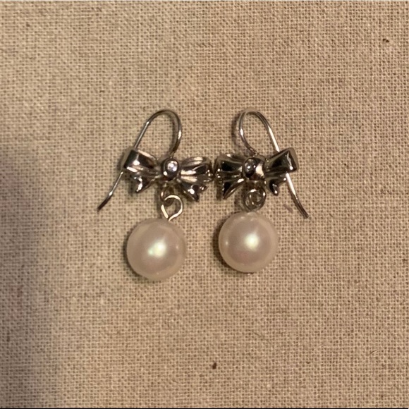 Brighton Jewelry - Brighton Pearl bow earrings